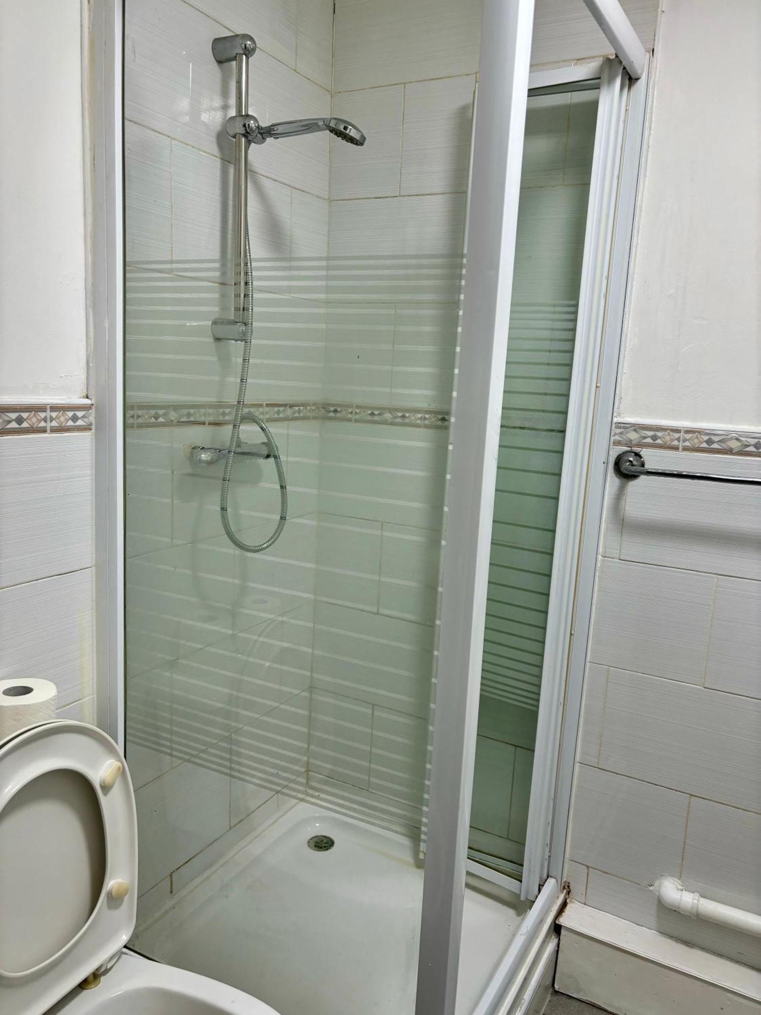 Stainless Guests House Hotel Дъдли Екстериор снимка