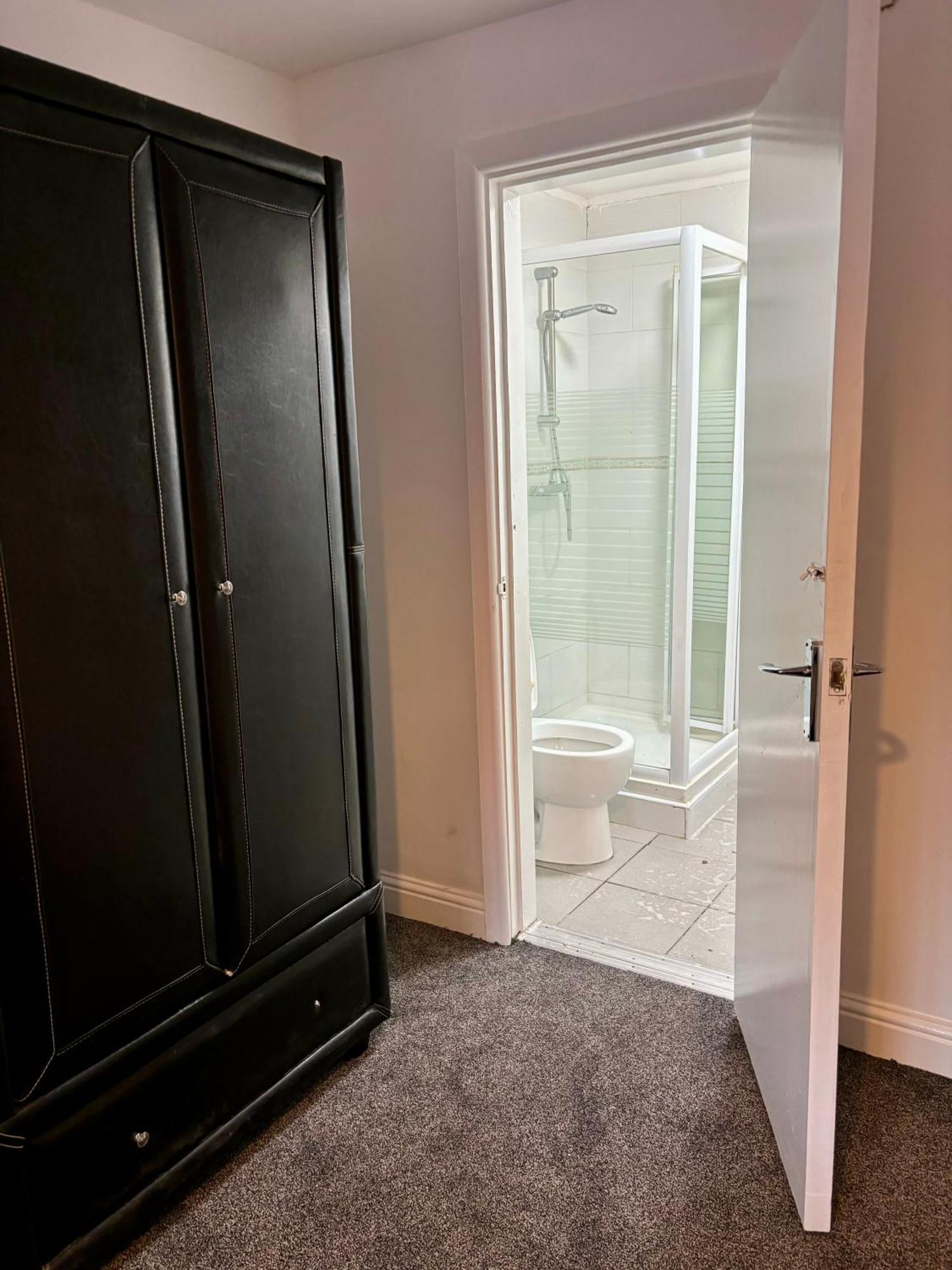 Stainless Guests House Hotel Дъдли Екстериор снимка
