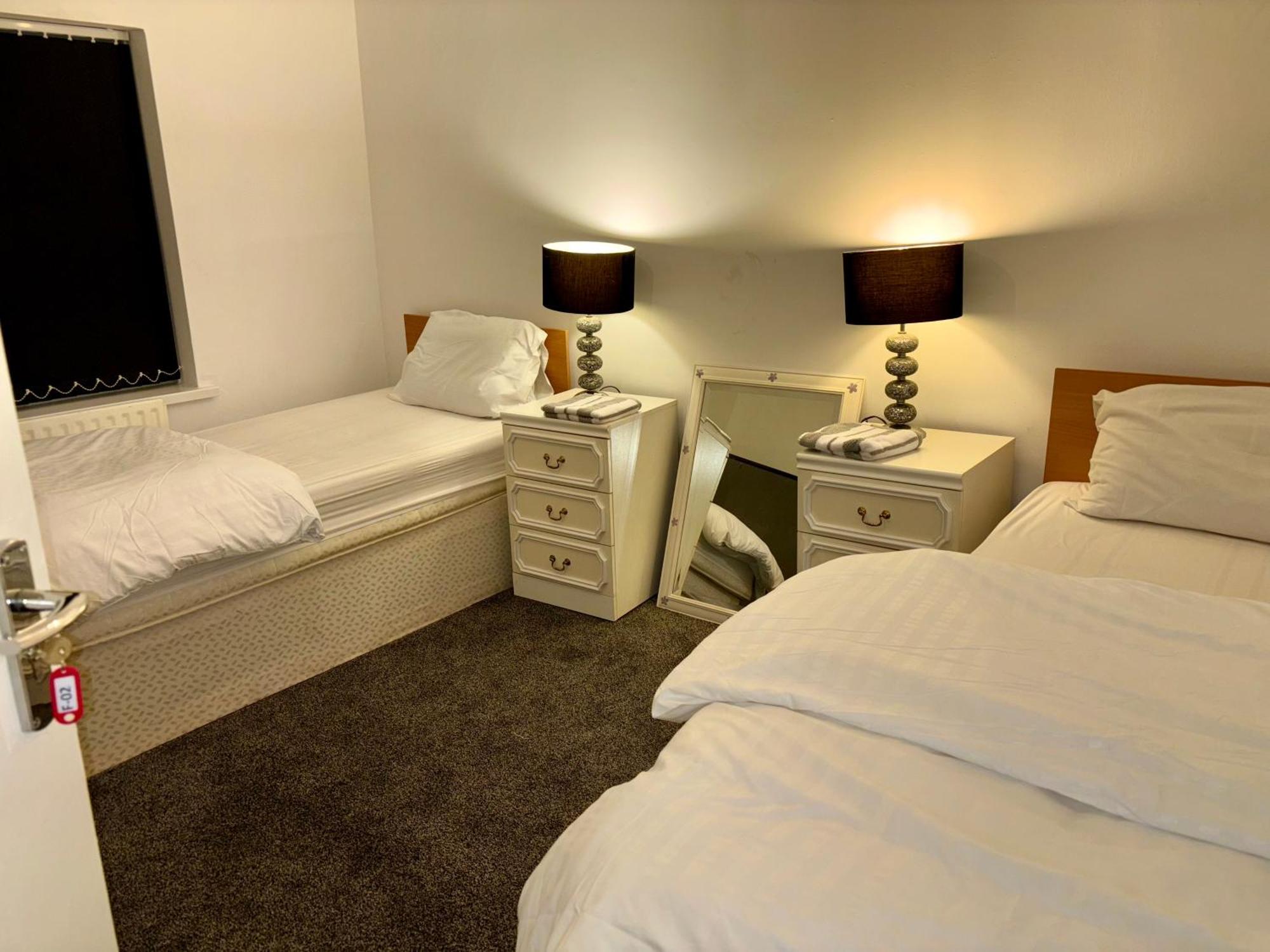 Stainless Guests House Hotel Дъдли Екстериор снимка