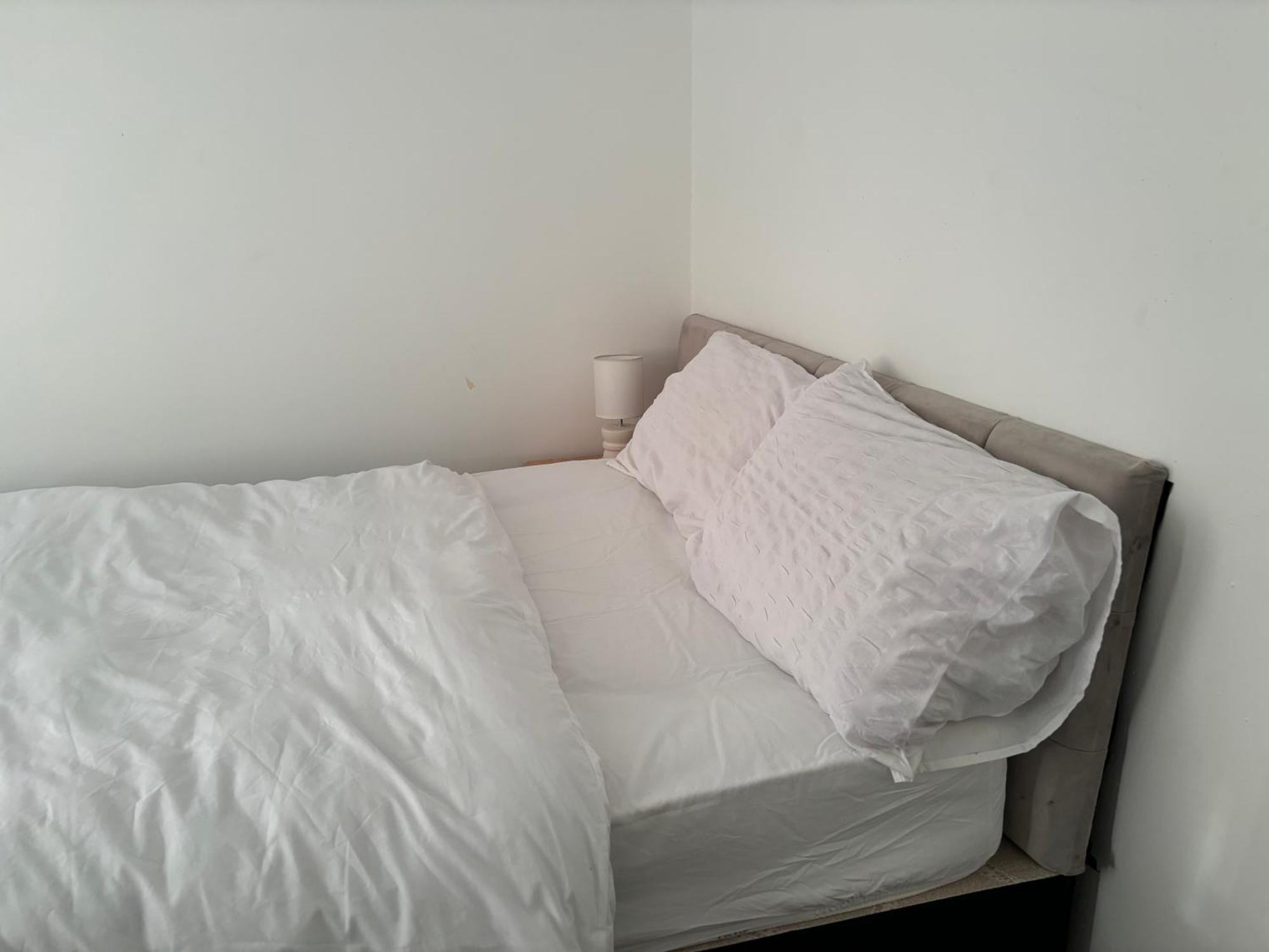 Stainless Guests House Hotel Дъдли Екстериор снимка