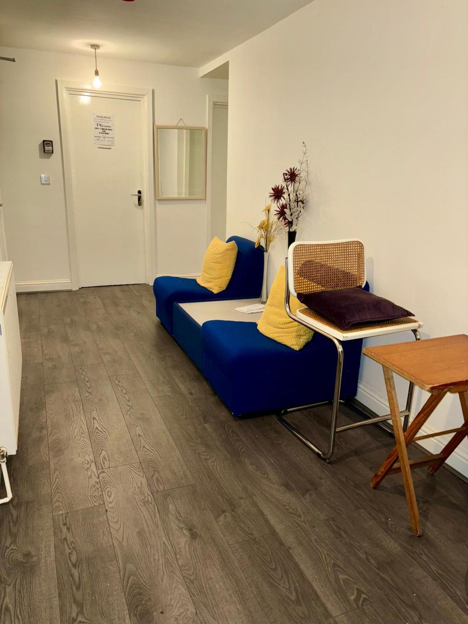 Stainless Guests House Hotel Дъдли Екстериор снимка