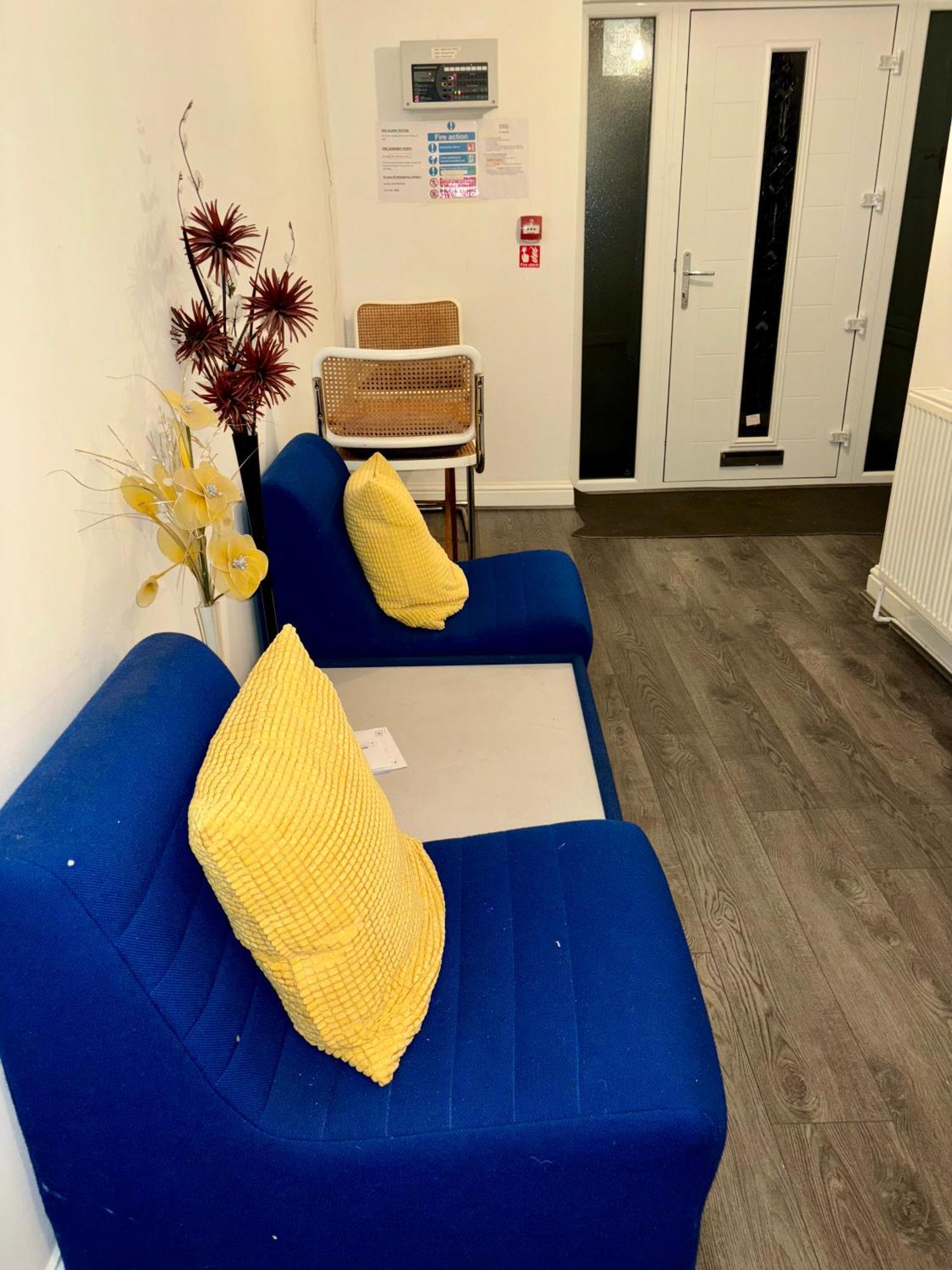 Stainless Guests House Hotel Дъдли Екстериор снимка