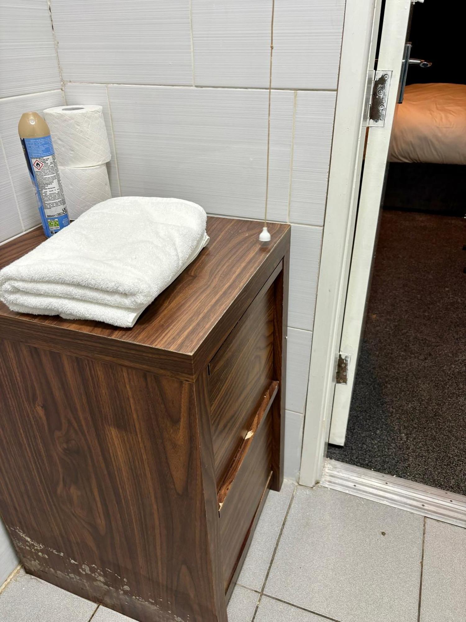Stainless Guests House Hotel Дъдли Екстериор снимка