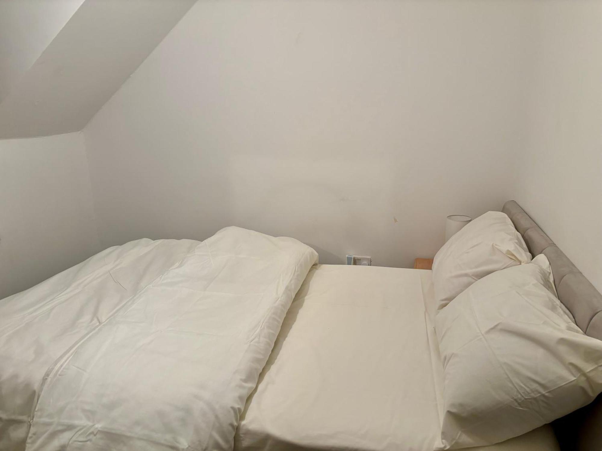 Stainless Guests House Hotel Дъдли Екстериор снимка