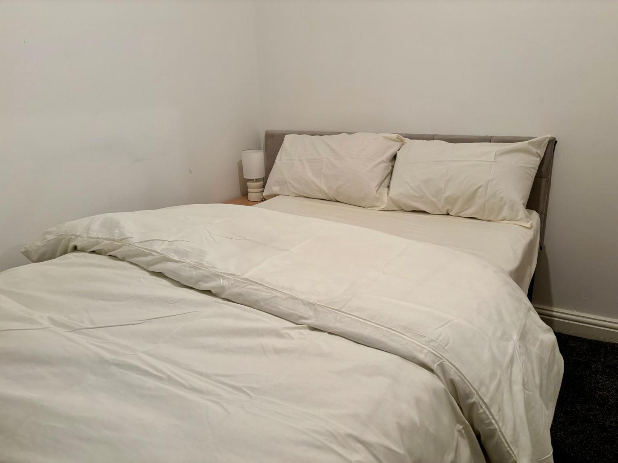 Stainless Guests House Hotel Дъдли Екстериор снимка