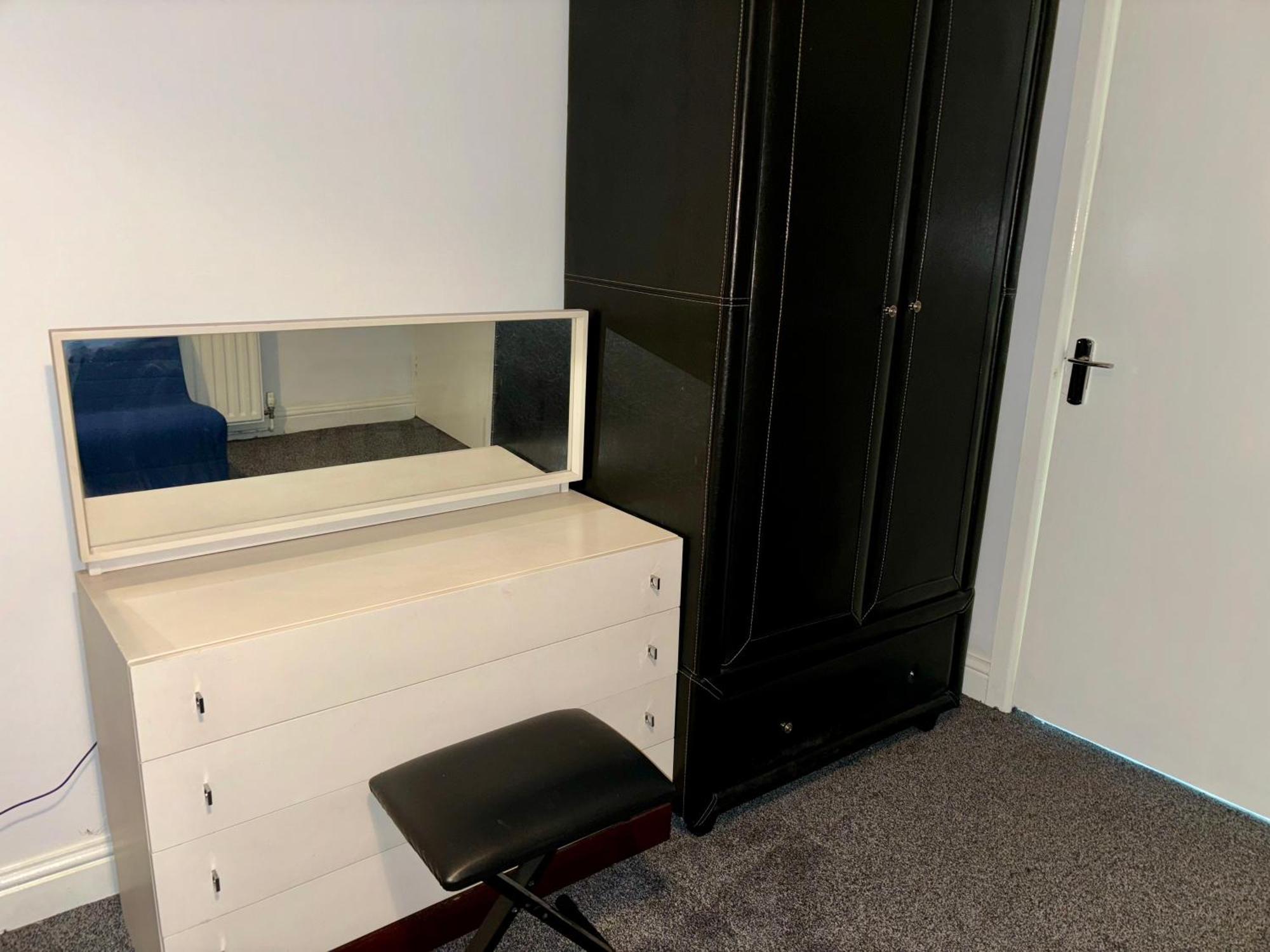 Stainless Guests House Hotel Дъдли Екстериор снимка